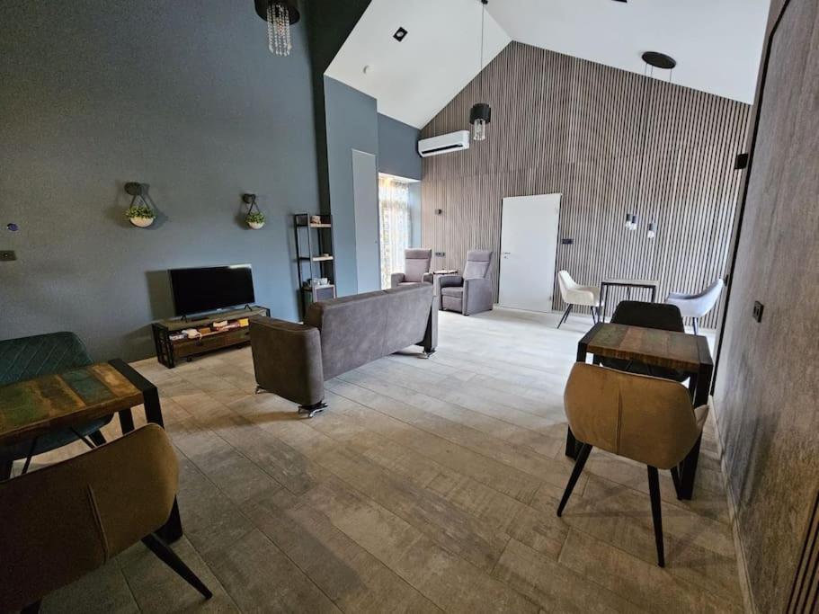 Voormalig Politiebureau Gebruik Welnesstuin Tegen Betaling Bed & Breakfast Ouddorp Exterior photo